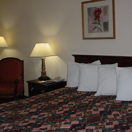 Rodeway Inn Montgomery Zimmer foto